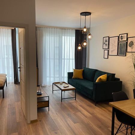 Newport Industrial Apartment Варшава Экстерьер фото