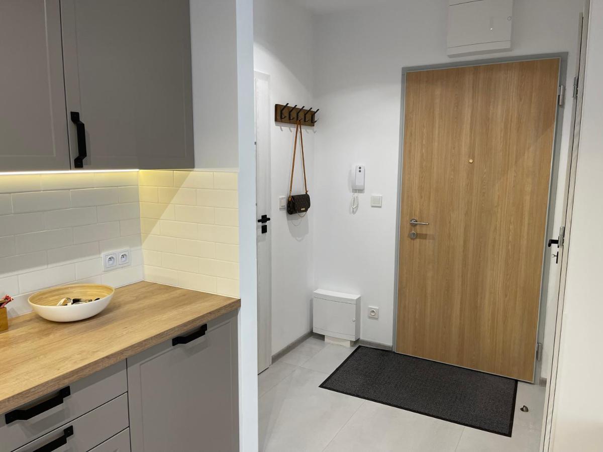 Newport Industrial Apartment Варшава Экстерьер фото